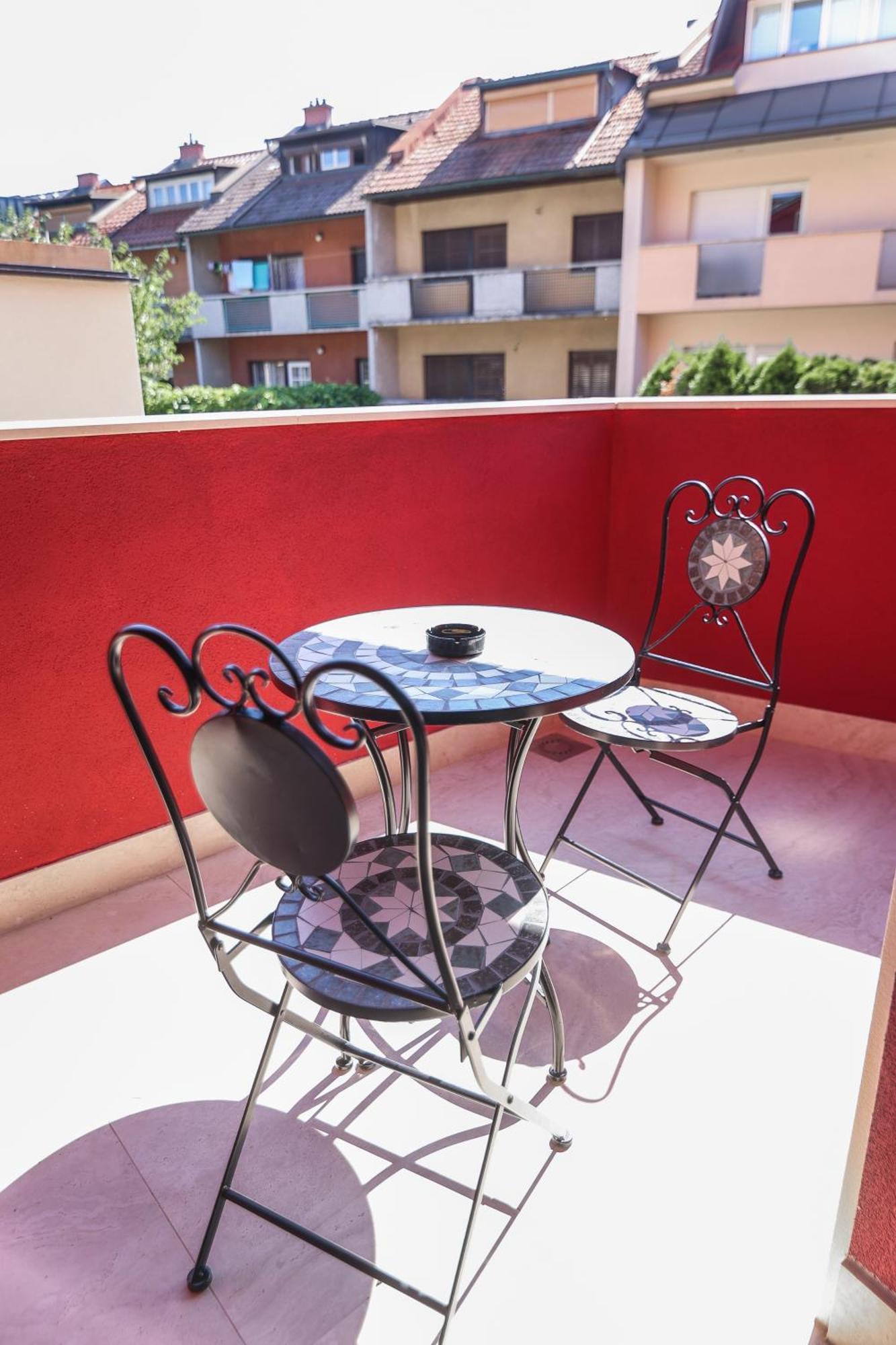 Apart Hotel Asteria Ljubljana Kültér fotó